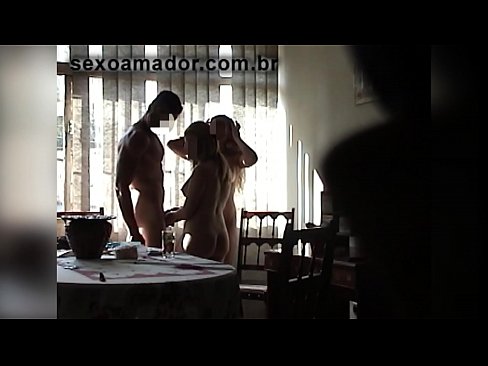 ❤️ Seks dostları nəhəng kişini və onunla birlikdə bir üçlüyü dəvət edirlər Keyfiyyətli porno pornoda az.verhentai.ru ﹏